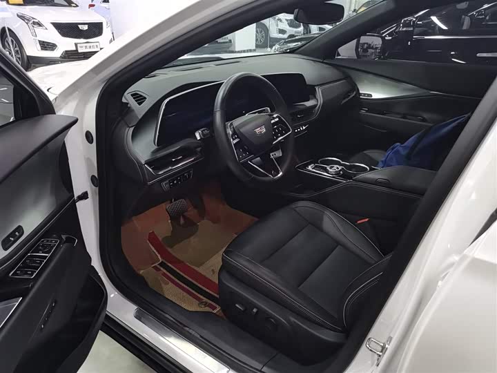 Cadillac GT4 2023 2023款 25T 豪华型