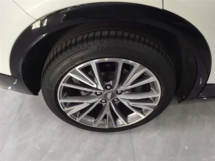 Cadillac GT4 2023 2023款 25T 豪华型