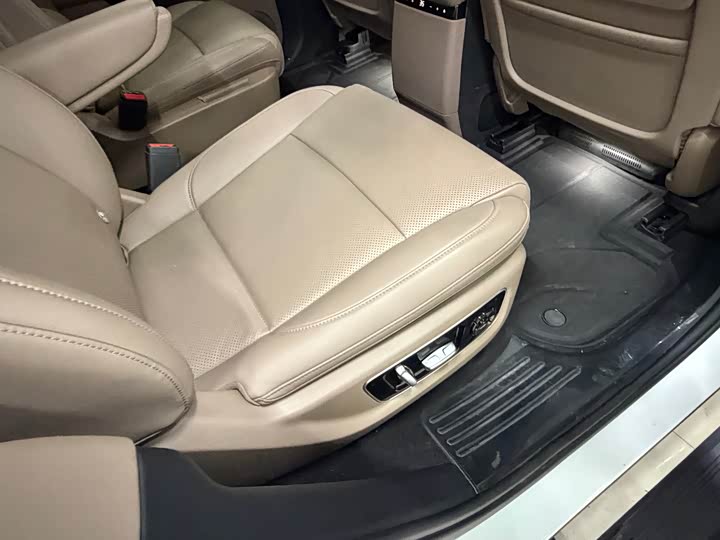 LiXiang L8 2025 2025款 Max 智能焕新版