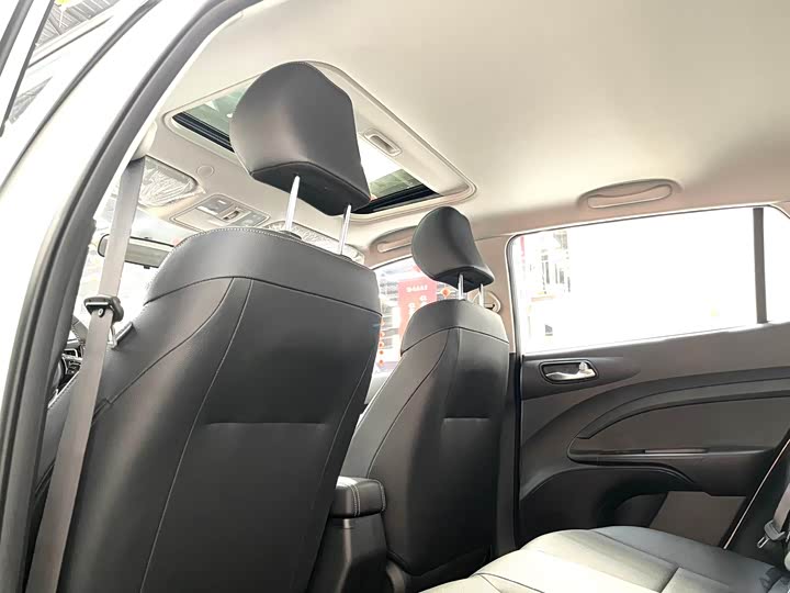 Kia KX1 2021 2021款 1.4L CVT天窗款