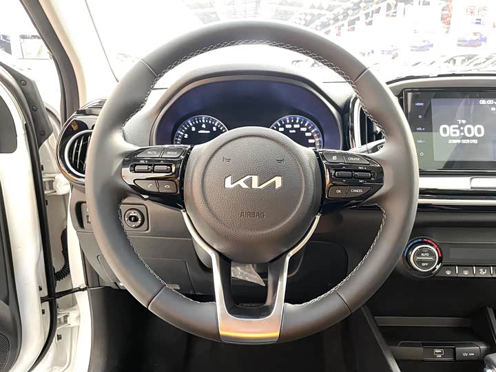 Kia KX1 2021 2021款 1.4L CVT天窗款