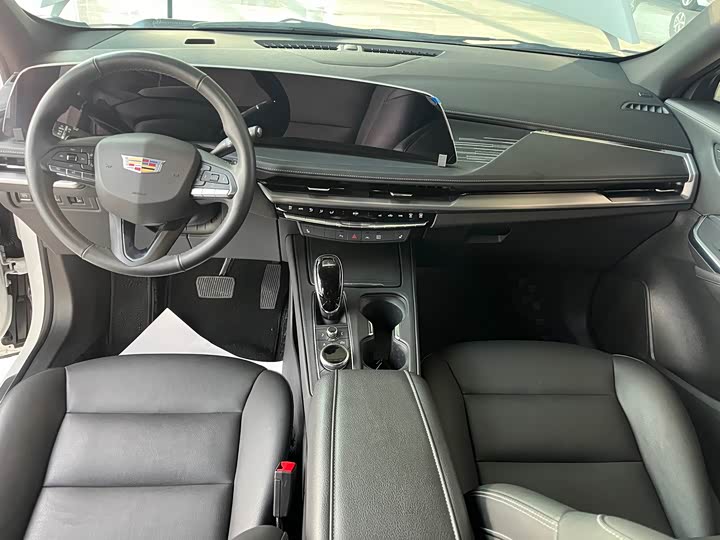 Cadillac XT4 2024 2024款 28T 两驱豪华型