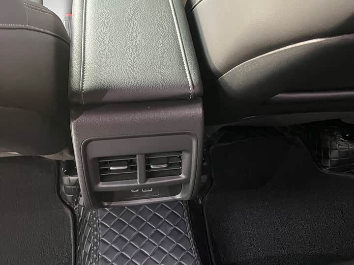 Cadillac XT4 2024 2024款 28T 两驱豪华型