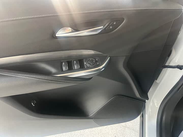 Cadillac XT4 2024 2024款 28T 两驱豪华型