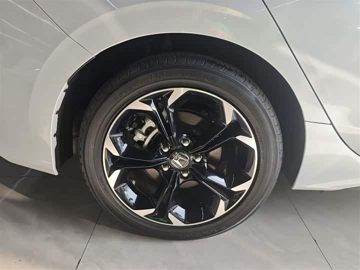 Honda Civic 2023 2023款 HATCHBACK 2.0L e:HEV 极曜版