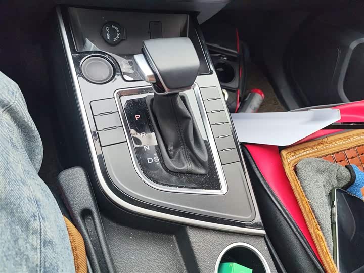 Dongfeng Forthing T5 2022 2022款 盛世款 1.5T 自动逐梦版五座