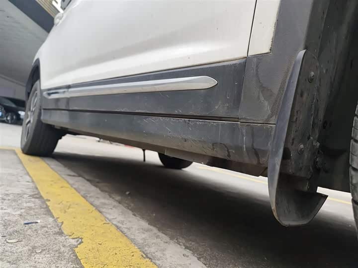 Dongfeng Forthing T5 2022 2022款 盛世款 1.5T 自动逐梦版五座