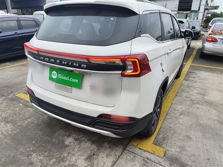 Dongfeng Forthing T5 2022 2022款 盛世款 1.5T 自动逐梦版五座