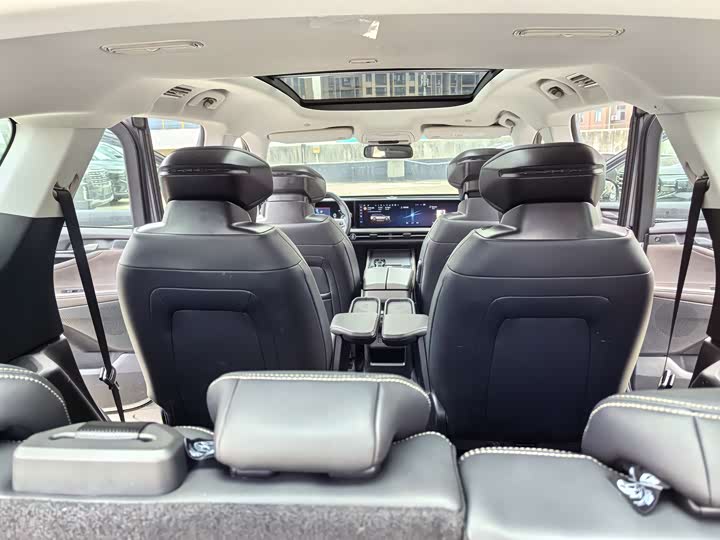 Ford Edge 2025 2025款 锐界L 2.0T EcoBoost E混动四驱七座至尊型