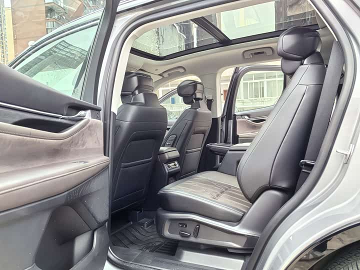 Ford Edge 2025 2025款 锐界L 2.0T EcoBoost E混动四驱七座至尊型