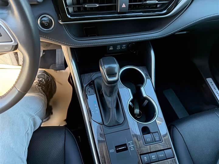 Toyota Highlander 2024 2024款 2.5L智能电混双擎四驱尊贵版 7座