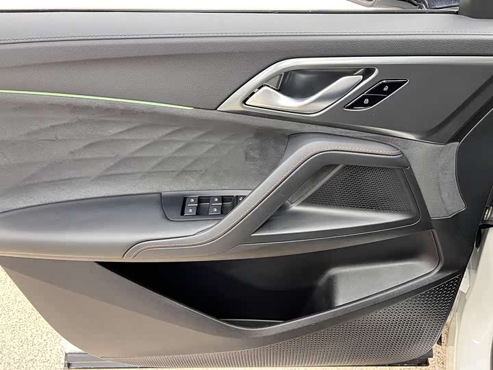 Roewe D5X DMH 2024 2024款 135科技版