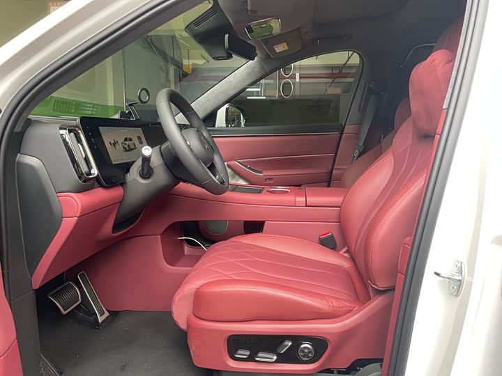 Aito M8 2025 2025款 增程 Max版 37kWh 5座版