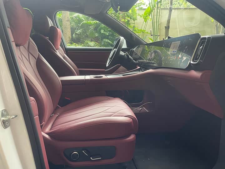 Aito M8 2025 2025款 增程 Max版 37kWh 5座版