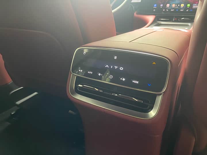 Aito M8 2025 2025款 增程 Max版 37kWh 5座版