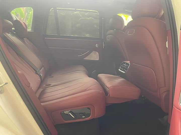 Aito M8 2025 2025款 增程 Max版 37kWh 5座版