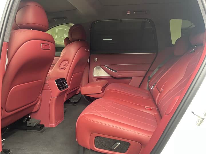 Aito M8 2025 2025款 增程 Max版 37kWh 5座版