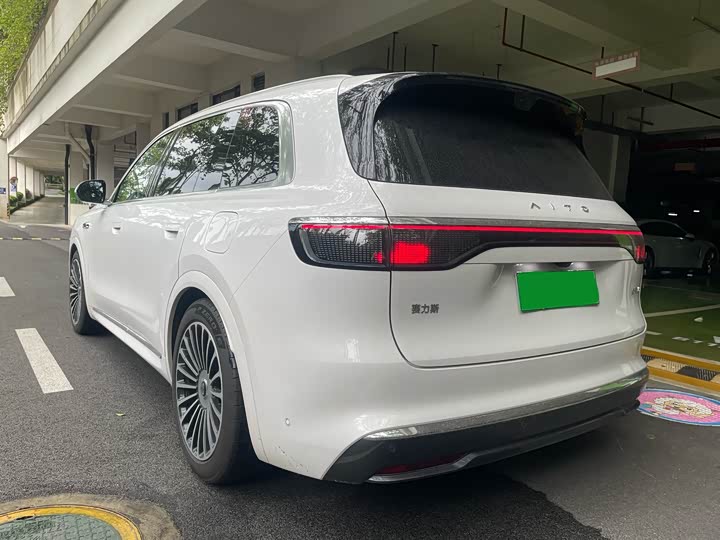 Aito M8 2025 2025款 增程 Max版 37kWh 5座版