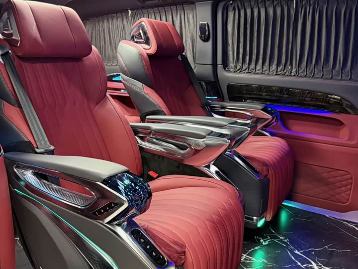 Mercedes-Benz Vito 2024 2024款 2.0T 商务版 7座