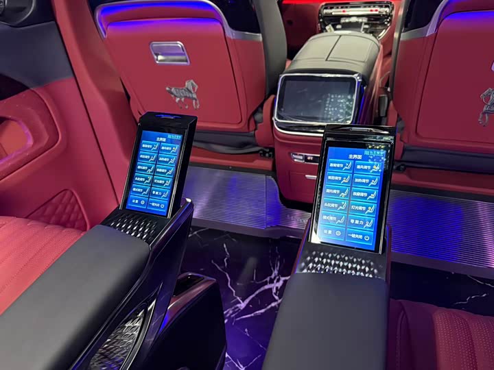 Mercedes-Benz Vito 2024 2024款 2.0T 商务版 7座