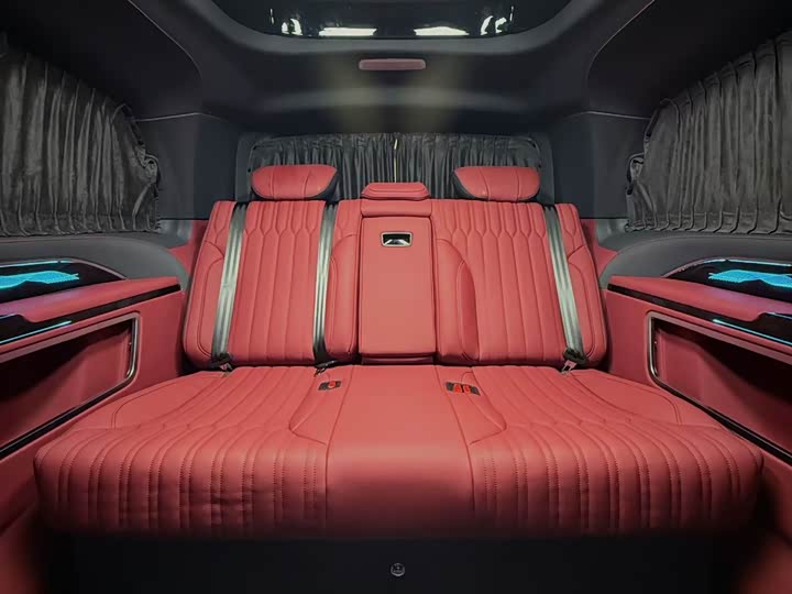 Mercedes-Benz Vito 2024 2024款 2.0T 商务版 7座