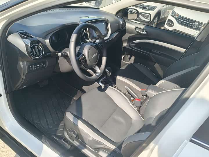 Kia KX1 2021 2021款 1.4L CVT天窗款