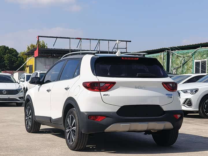 Kia KX1 2021 2021款 1.4L CVT天窗款
