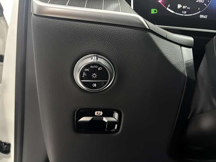 Mercedes-Benz GLC-Class 2023 2023款 改款 GLC 300 L 4MATIC 动感型 7座