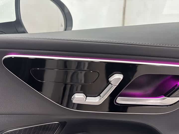 Mercedes-Benz GLC-Class 2023 2023款 改款 GLC 300 L 4MATIC 动感型 7座