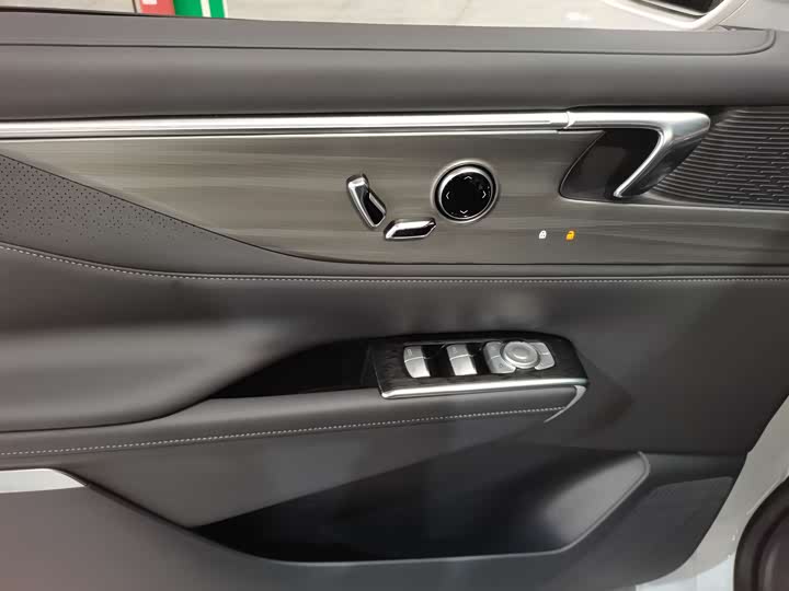 Buick GL8 ES 2025 2025款 陆尊 智享版