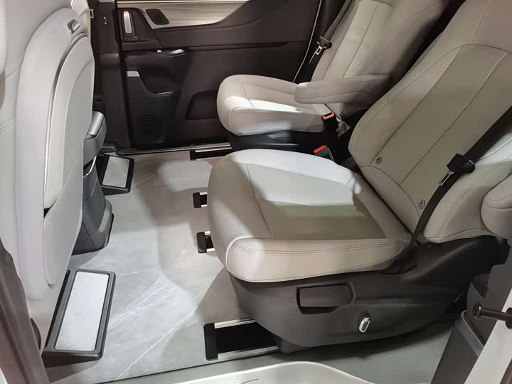 Buick GL8 ES 2025 2025款 陆尊 智享版