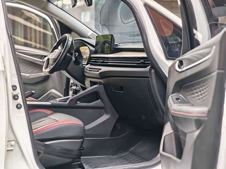 Geely Vision X3 2021 2021款 PRO 1.5L CVT尊贵型