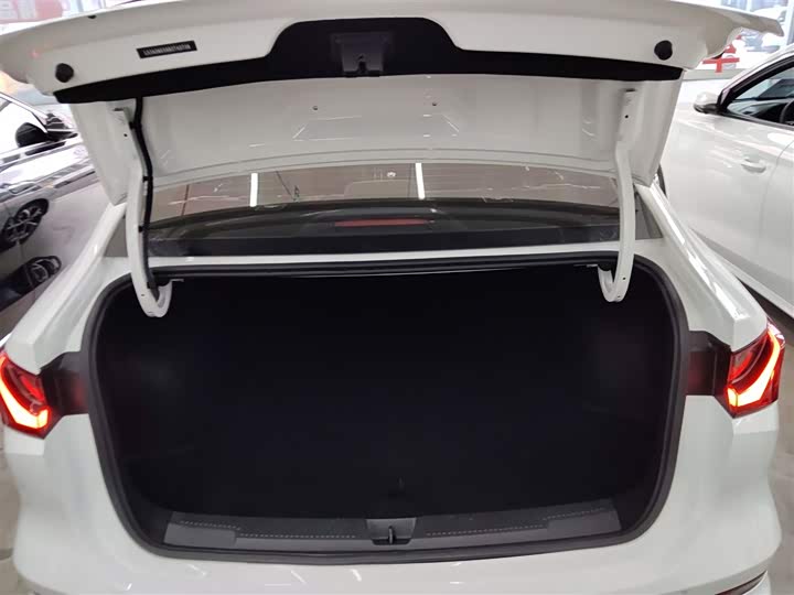 Roewe i5 2024 2024款 1.5L CVT尊荣版