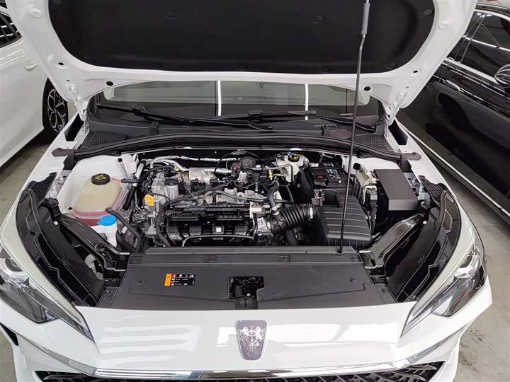 Roewe i5 2024 2024款 1.5L CVT尊荣版