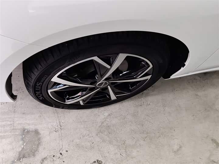 Roewe i5 2024 2024款 1.5L CVT尊荣版