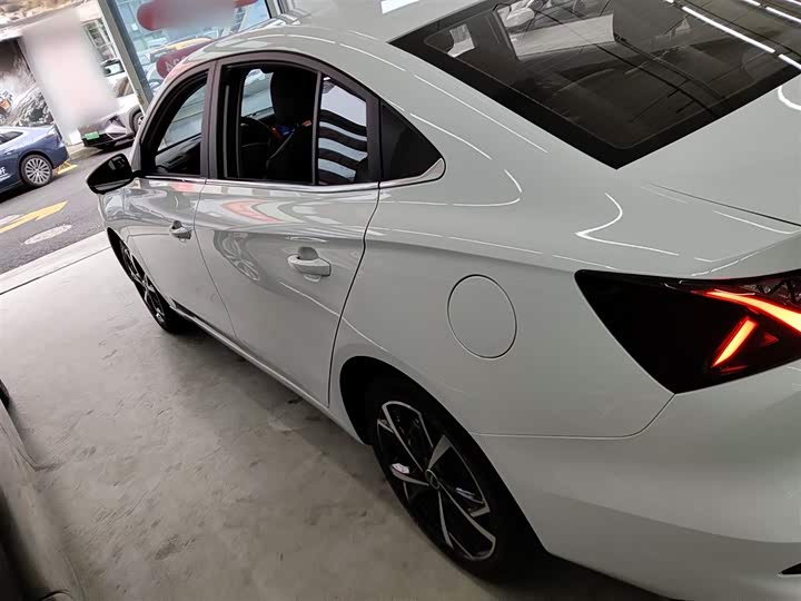 Roewe i5 2024 2024款 1.5L CVT尊荣版