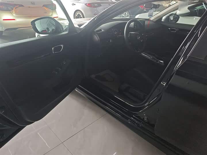 Honda Civic 2023 2023款 HATCHBACK 2.0L e:HEV 极曜版