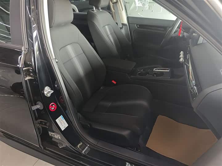 Honda Civic 2023 2023款 HATCHBACK 2.0L e:HEV 极曜版