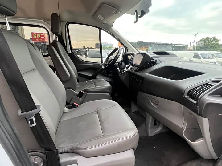 Ford Transit 2021 2021款 2.0T柴油手动高级营运商旅型中轴中顶9座国VI