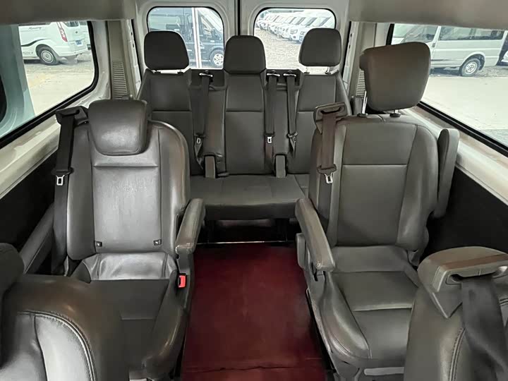 Ford Transit 2021 2021款 2.0T柴油手动高级营运商旅型中轴中顶9座国VI