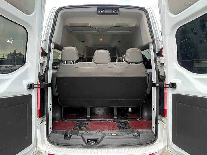 Ford Transit 2021 2021款 2.0T柴油手动高级营运商旅型中轴中顶9座国VI