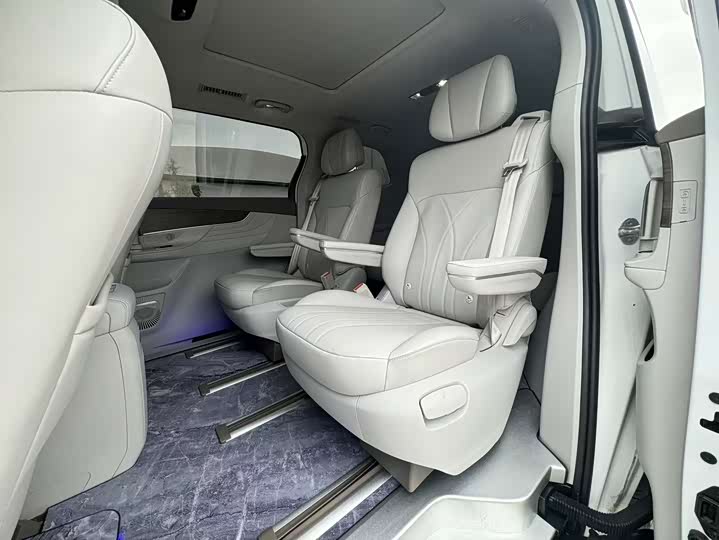 Roewe iMax 8 EV 2025 2025款 1.5T DMH 陆尊至享版