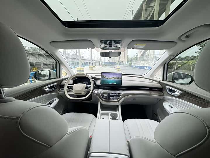 Roewe iMax 8 EV 2025 2025款 1.5T DMH 陆尊至享版