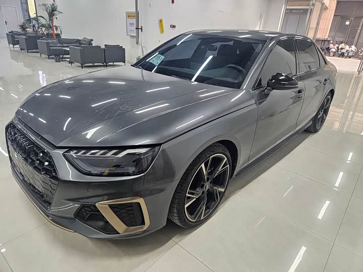 Audi A4L 2024 2024款 40 TFSI quattro RS套件燃速型