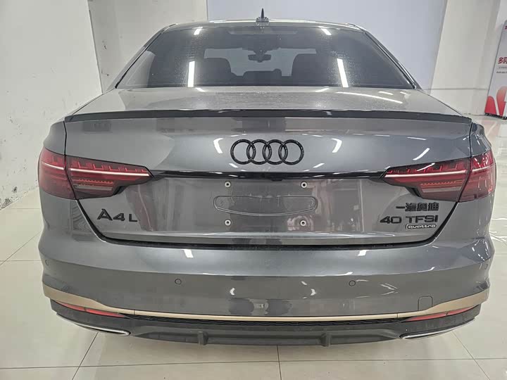 Audi A4L 2024 2024款 40 TFSI quattro RS套件燃速型