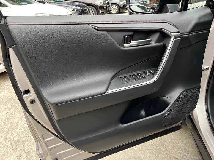 Toyota Wildlander Hybrid 2021 2021款 高性能版 2.5L 四驱激擎版