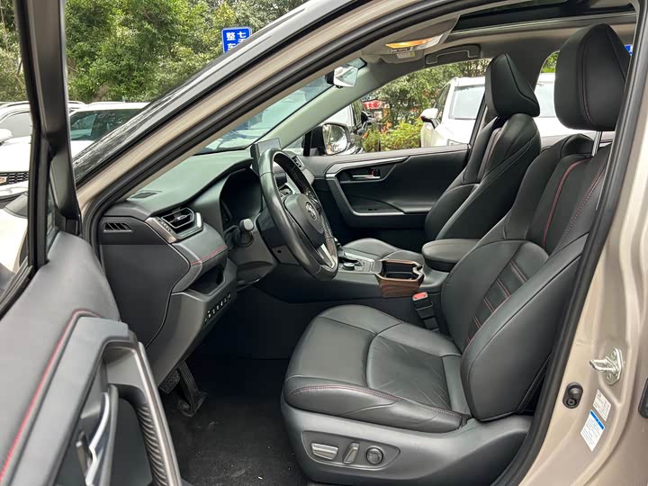 Toyota Wildlander Hybrid 2021 2021款 高性能版 2.5L 四驱激擎版