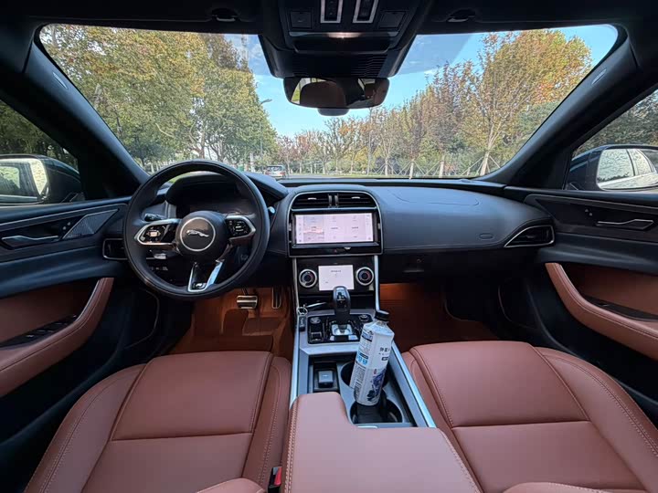 Jaguar XE L 2024 2024款 2.0T 250PS R-DYNAMIC S进取运动版