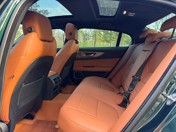 Jaguar XE L 2024 2024款 2.0T 250PS R-DYNAMIC S进取运动版