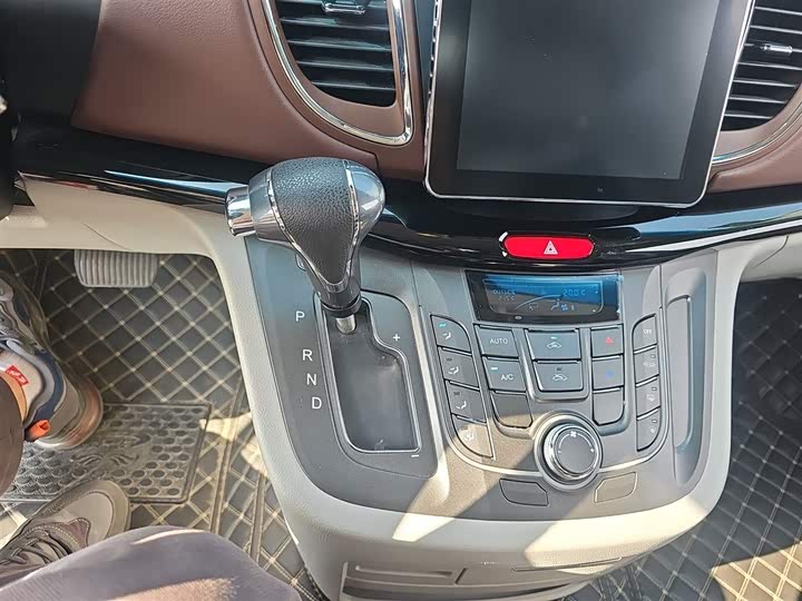 JAC Refine L5 2022 2022款 2.0T 自动商务版